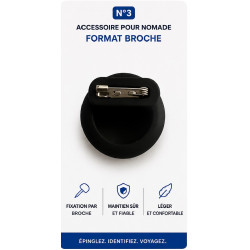 Support pour notre  Nomad Tag équipé d’un fermoir  épingle à nourrice